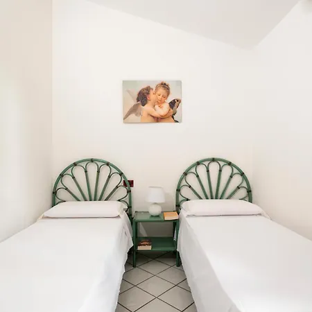 Villa Pula, With Garden & Bbq - 250m From The Sea