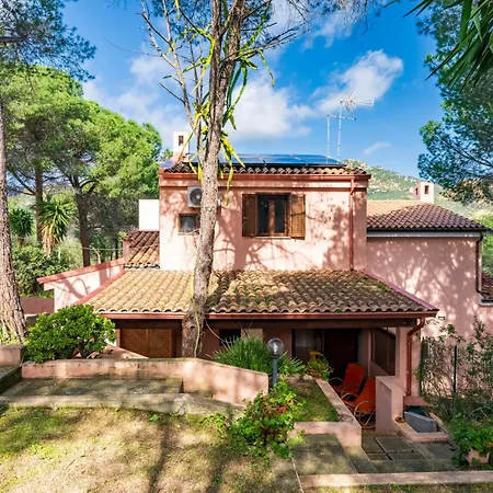 Pula, With Garden & Bbq - 250m From The Sea *