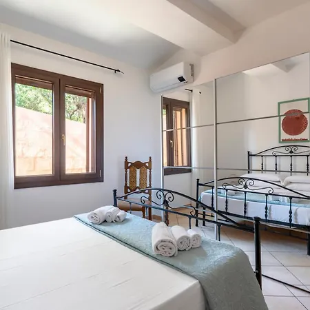 Pula, With Garden & Bbq - 250m From The Sea