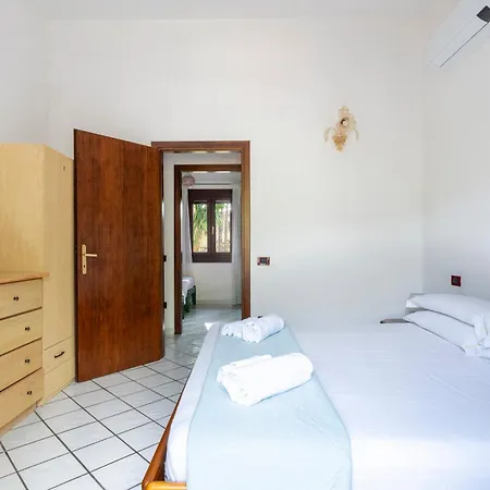 Villa Pula, With Garden & Bbq - 250m From The Sea